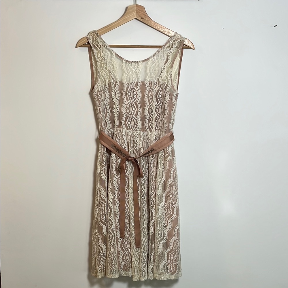 Ryu Elegant Lace Dress with Ribbon Detail